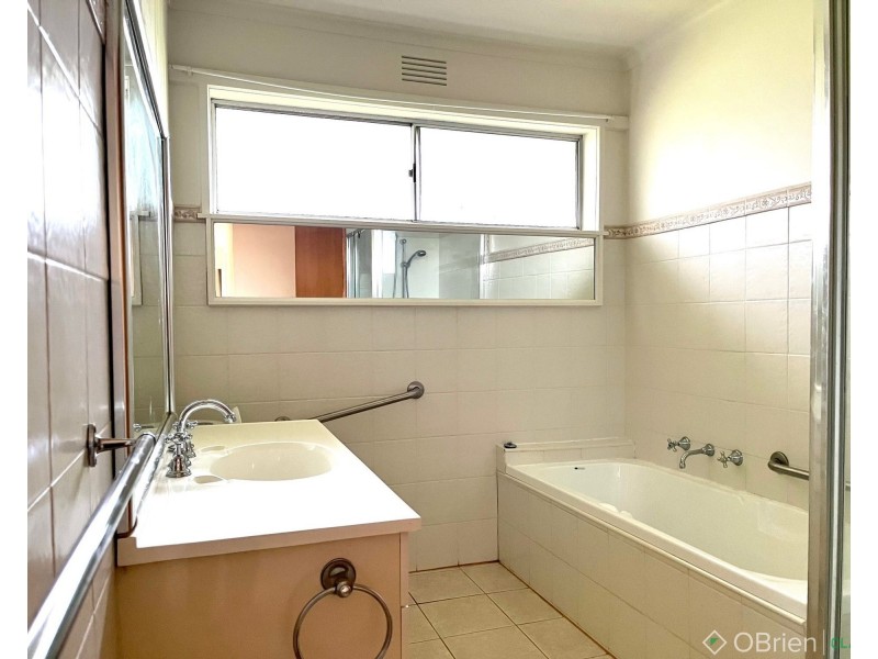 18 Rangeview Street, Warragul VIC 3820