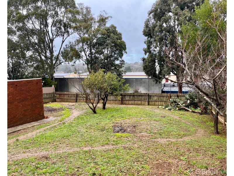 18 Rangeview Street, Warragul VIC 3820