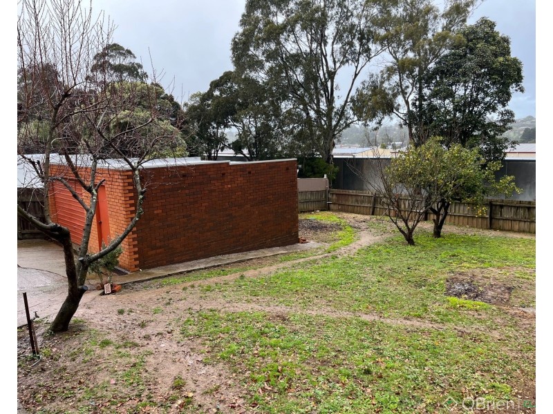 18 Rangeview Street, Warragul VIC 3820
