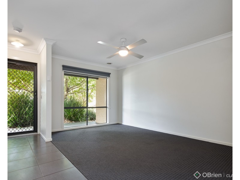 13 Harmon Drive, Drouin VIC 3818
