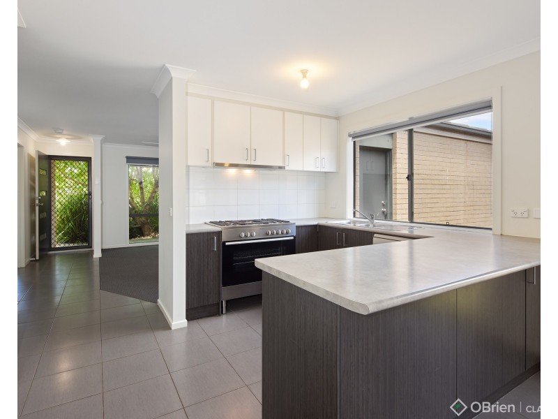 13 Harmon Drive, Drouin VIC 3818