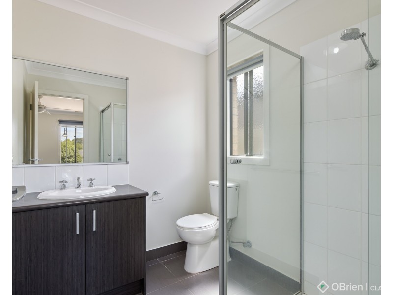 13 Harmon Drive, Drouin VIC 3818
