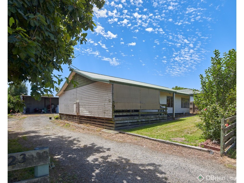 23 Railway Avenue, Darnum VIC 3822