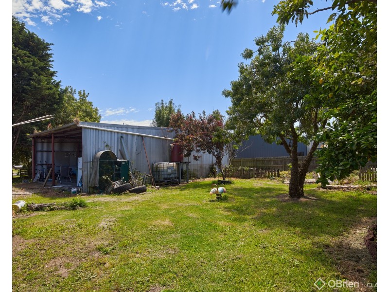 23 Railway Avenue, Darnum VIC 3822