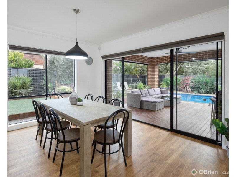 7 Charlwood Court, Drouin VIC 3818