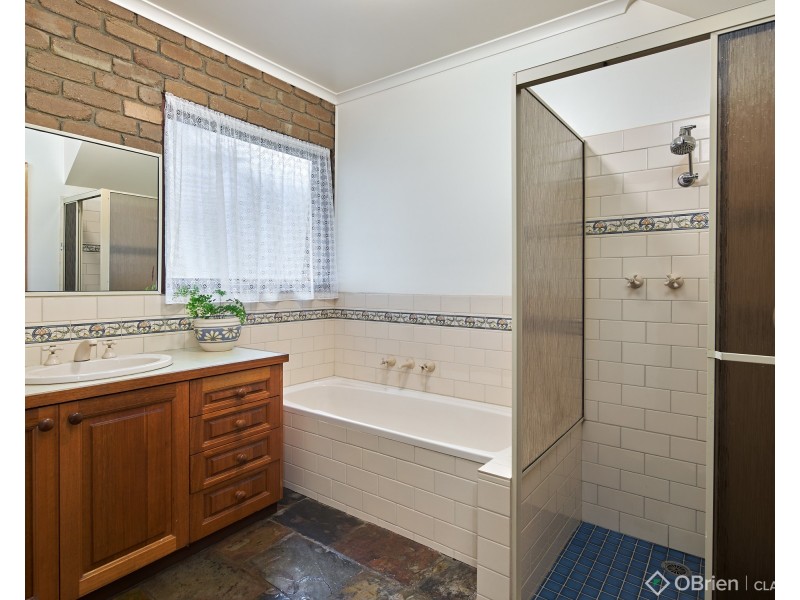 241 Higgs Road, Drouin VIC 3818