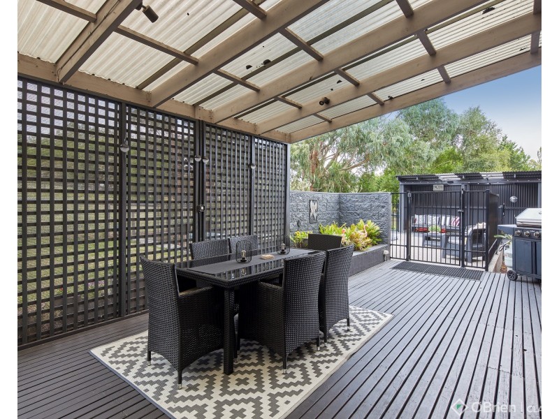 8 Robyn Court, Drouin VIC 3818