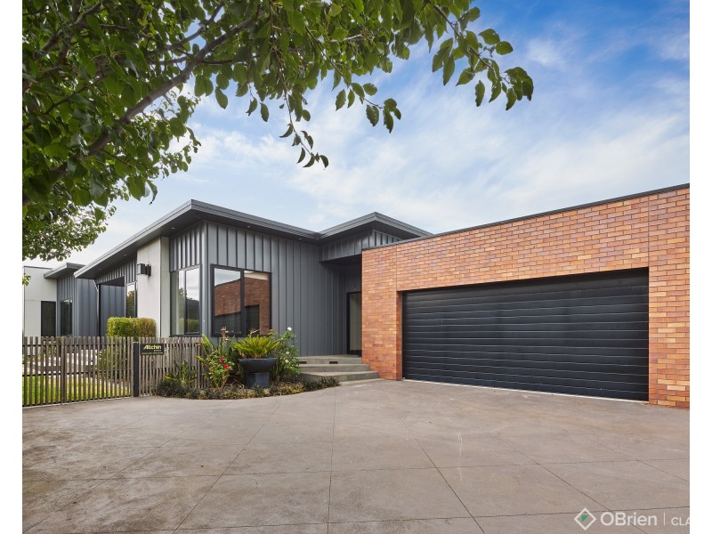136 Twin Ranges Drive, Warragul VIC 3820