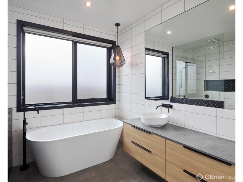 136 Twin Ranges Drive, Warragul VIC 3820