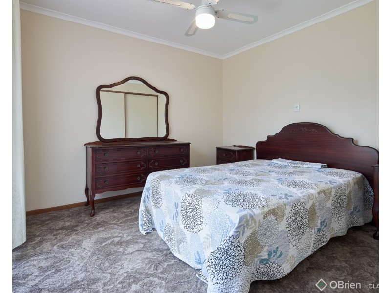 2/8 Hopetoun Road, Drouin VIC 3818