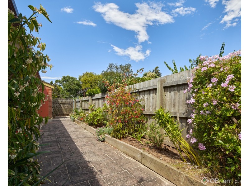 2/8 Hopetoun Road, Drouin VIC 3818