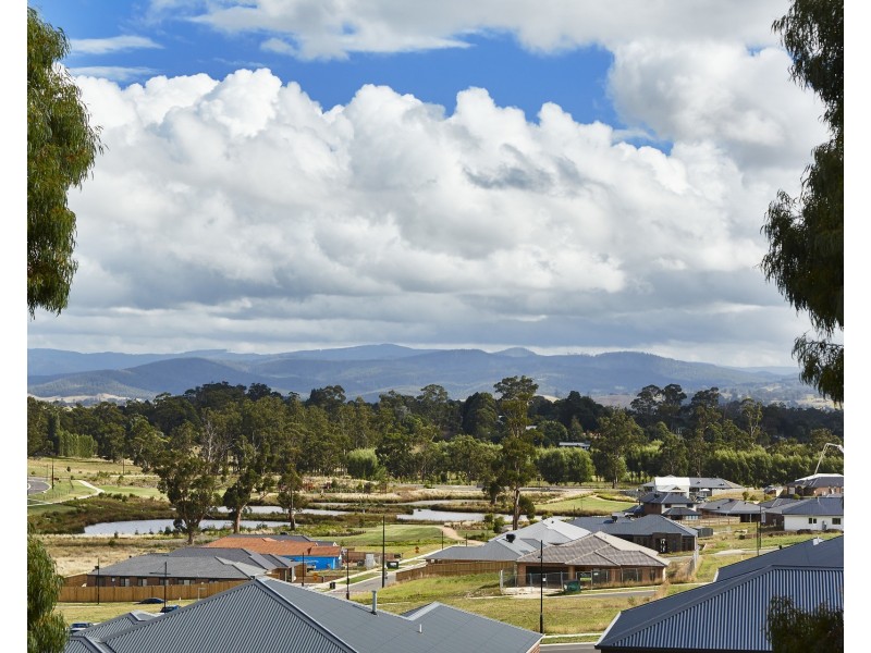 72 McNeilly Road, Drouin VIC 3818