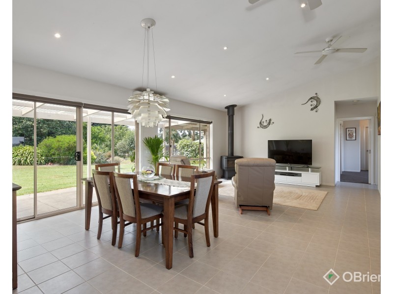 54 Anderson Road, Jindivick VIC 3818