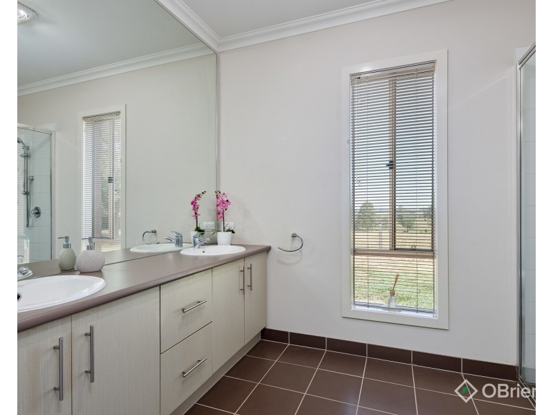 54 Anderson Road, Jindivick VIC 3818