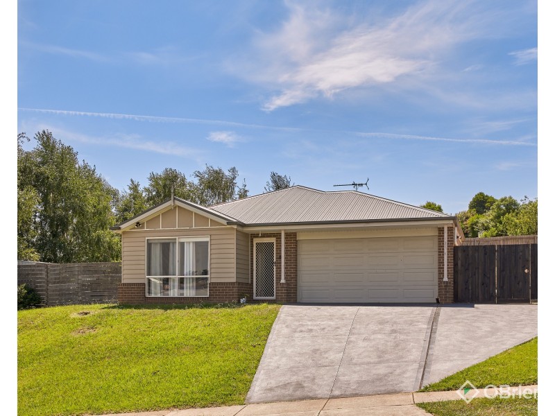 4 Greyfriars Way, Drouin VIC 3818