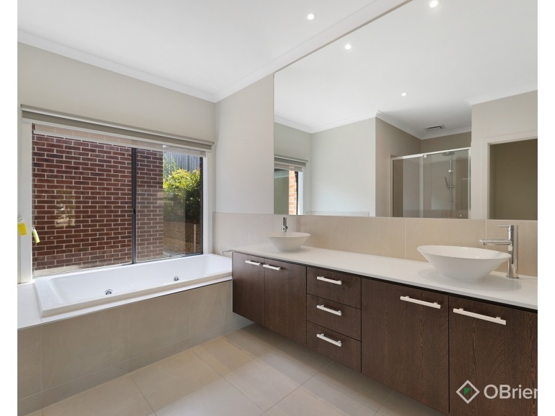 71 Silkwood Drive, Warragul VIC 3820