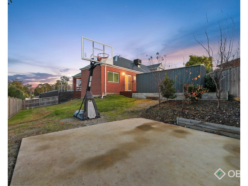 7 Kristan Court, Drouin VIC 3818