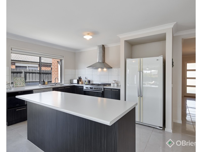 44 Summerhill Boulevard, Drouin VIC 3818