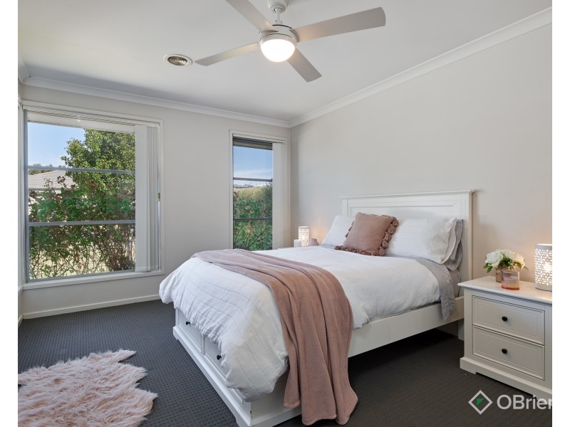 44 Summerhill Boulevard, Drouin VIC 3818
