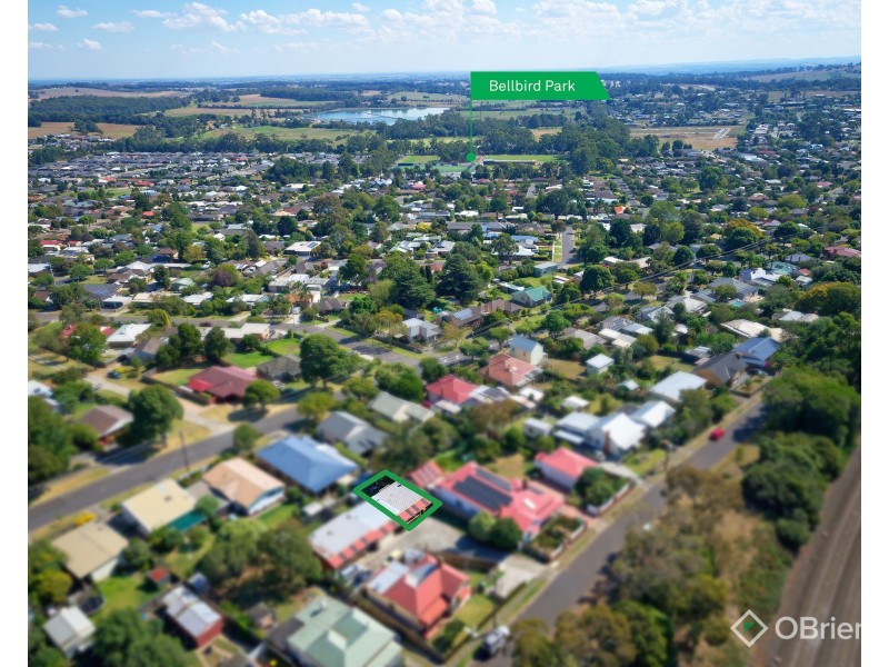 4/6 Railway Avenue, Drouin VIC 3818