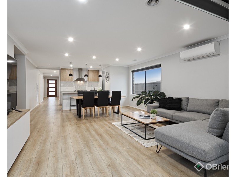 17 Fieldstone Avenue, Warragul VIC 3820