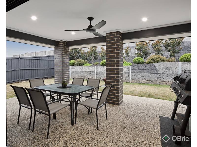 17 Fieldstone Avenue, Warragul VIC 3820