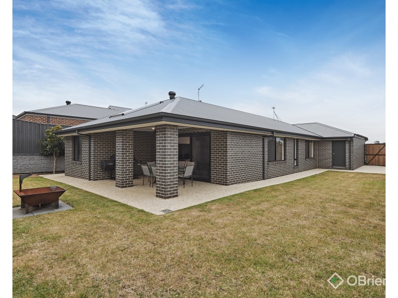 17 Fieldstone Avenue, Warragul VIC 3820