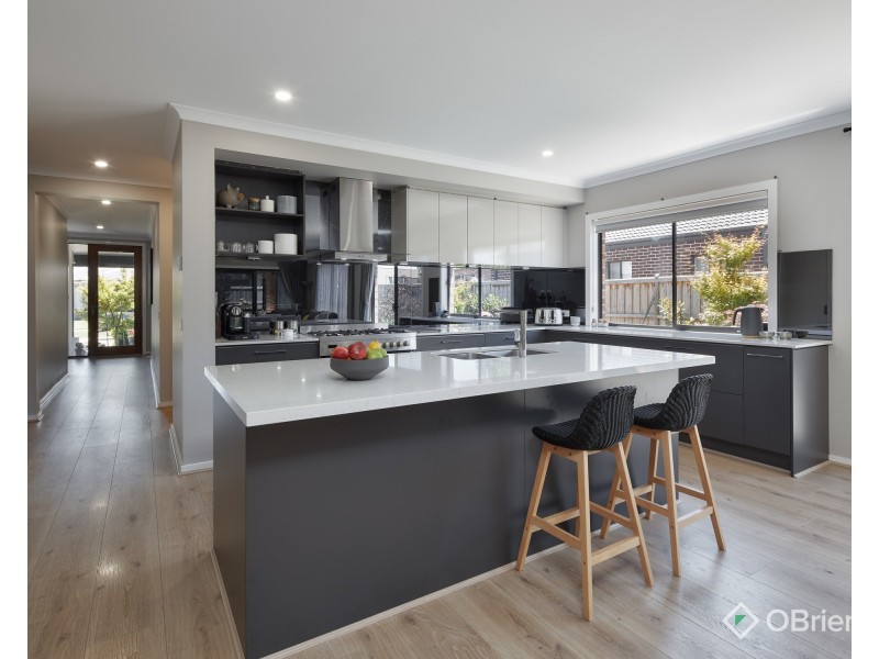 24 Boyd Avenue, Warragul VIC 3820