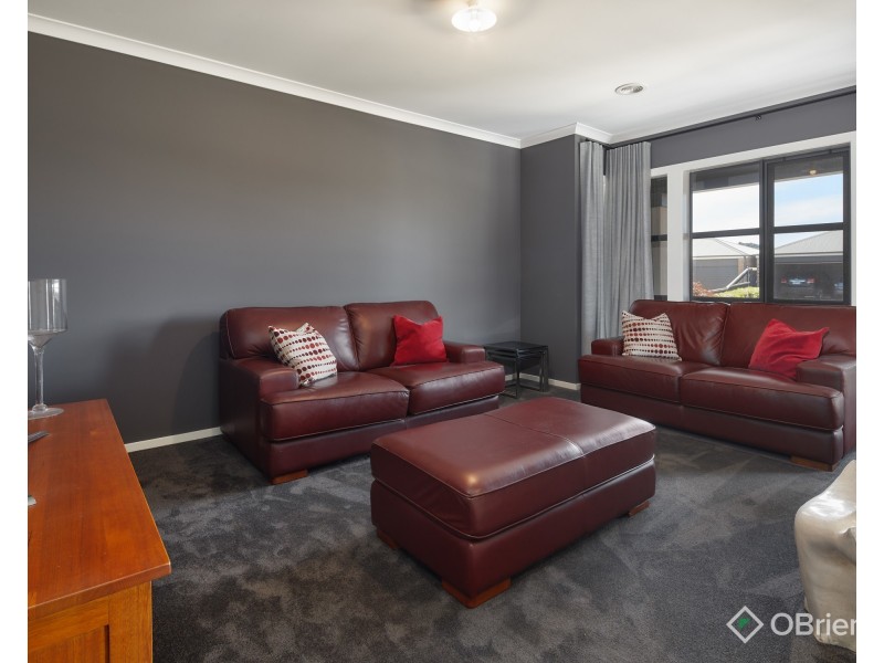 24 Boyd Avenue, Warragul VIC 3820