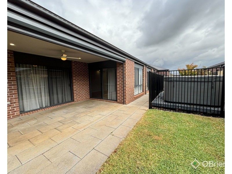 24 Boyd Avenue, Warragul VIC 3820
