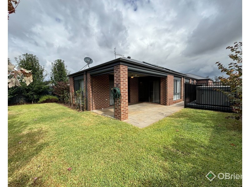 24 Boyd Avenue, Warragul VIC 3820