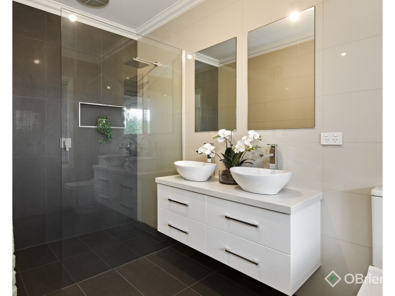 5 Nicolas Court, Warragul VIC 3820