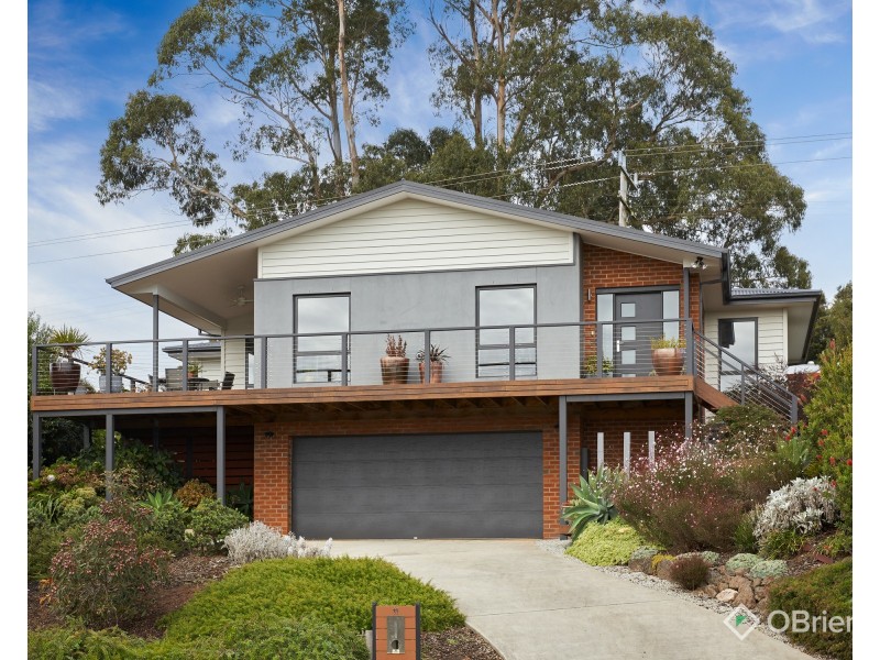 11 Aaron Court, Drouin VIC 3818
