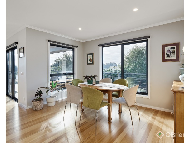 11 Aaron Court, Drouin VIC 3818