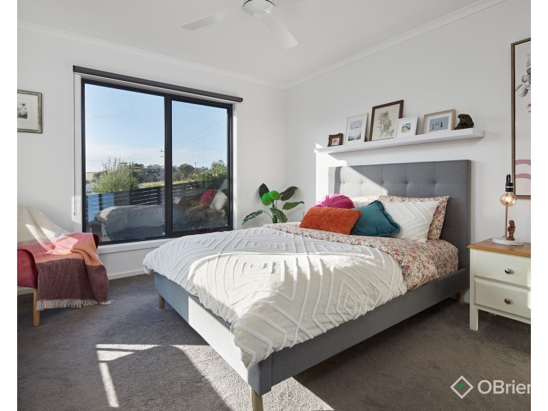 11 Aaron Court, Drouin VIC 3818