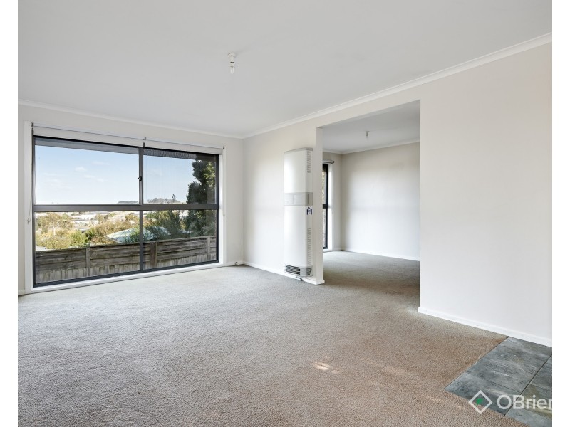 2/137 Brandy Creek Road, Warragul VIC 3820