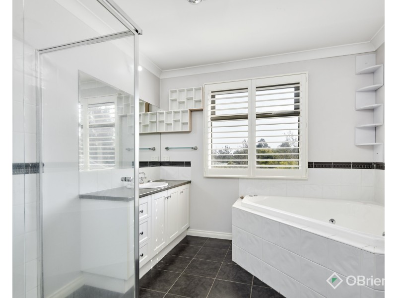 58 Fairway Drive, Drouin VIC 3818