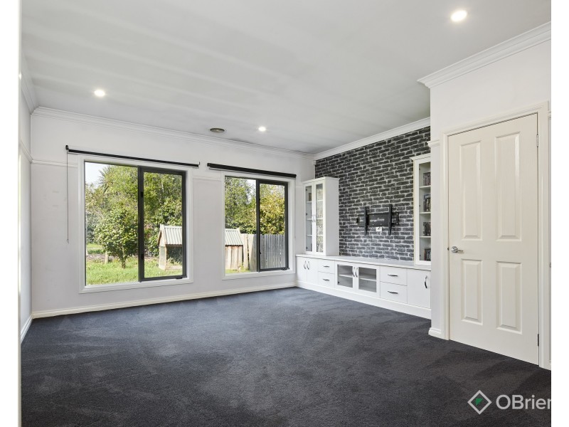 58 Fairway Drive, Drouin VIC 3818