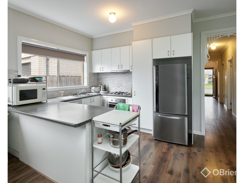 112 Cook Street, Drouin VIC 3818