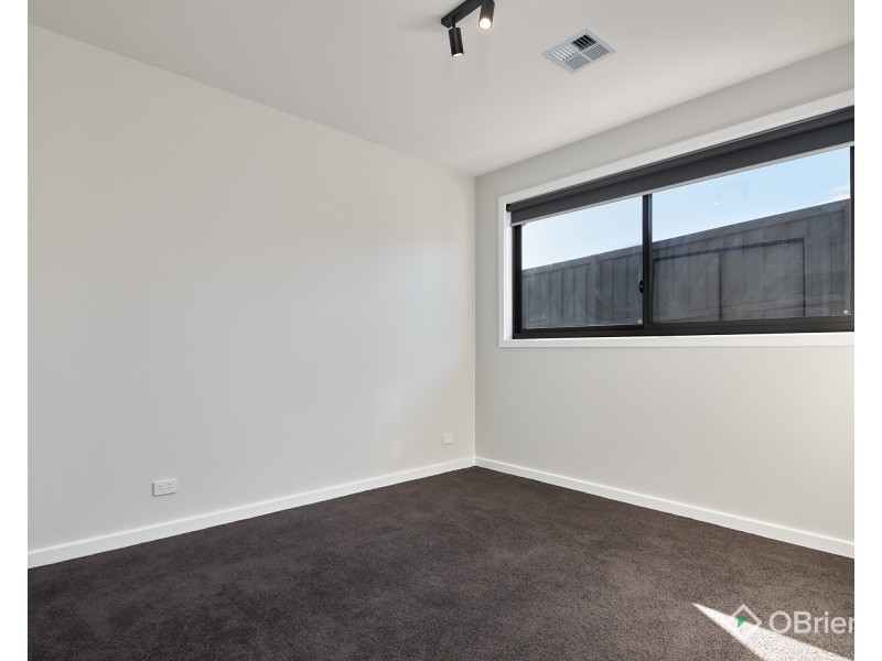 5 Magnolia Way, Warragul VIC 3820