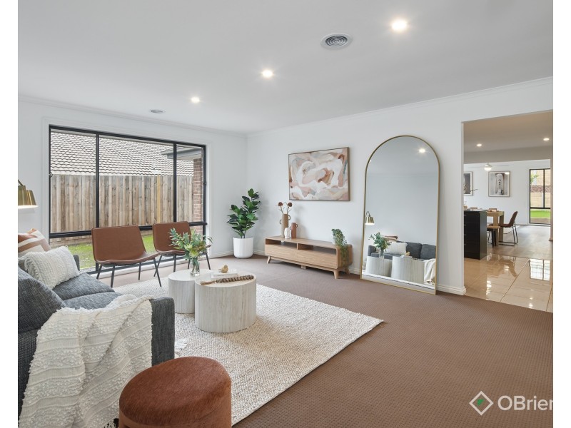 4 Leura Street, Drouin VIC 3818