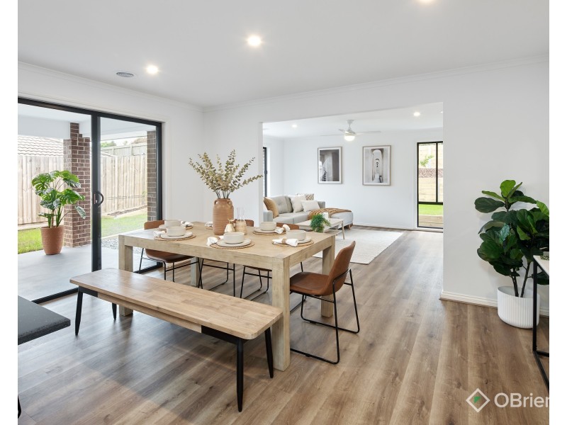 4 Leura Street, Drouin VIC 3818