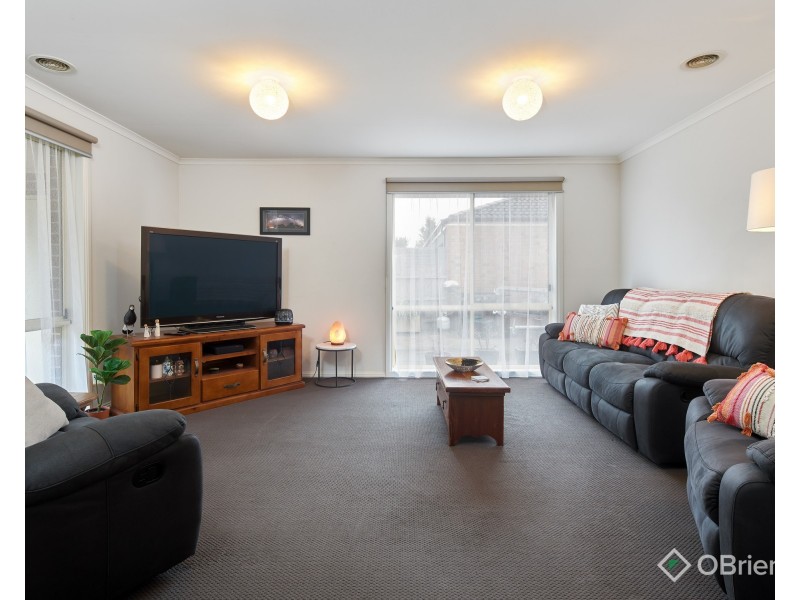 18 Clifford Drive, Drouin VIC 3818
