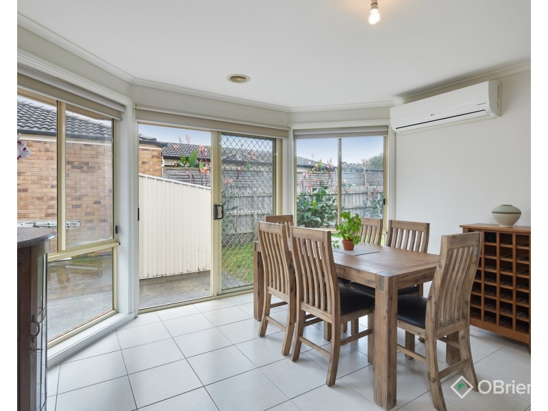 18 Clifford Drive, Drouin VIC 3818