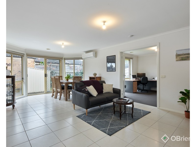 18 Clifford Drive, Drouin VIC 3818