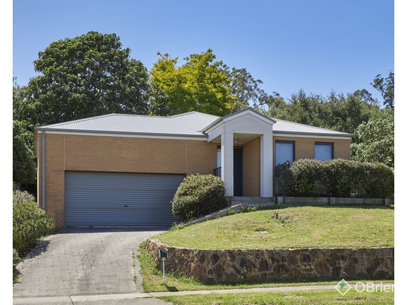 32 Sutherland Way, Drouin VIC 3818