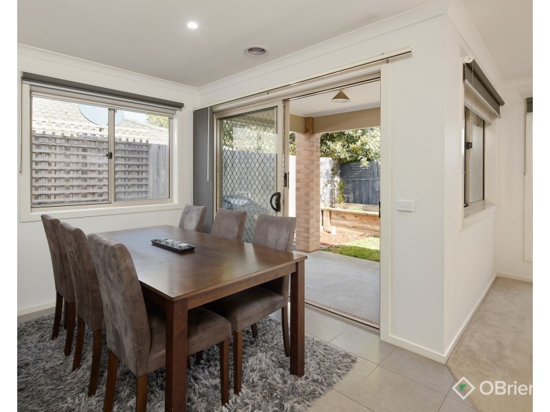 2/3 Springwater Drive, Drouin VIC 3818