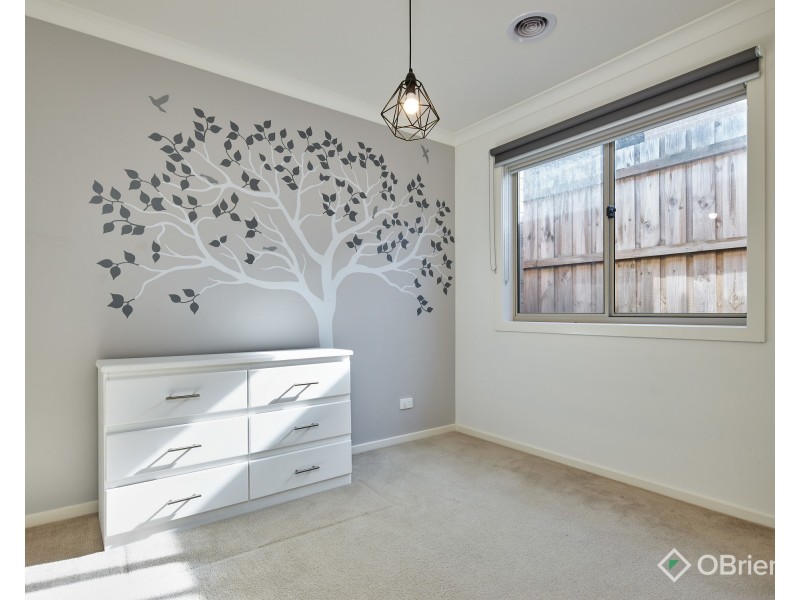 2/3 Springwater Drive, Drouin VIC 3818