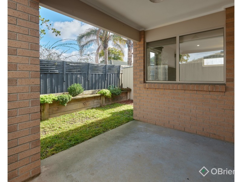 2/3 Springwater Drive, Drouin VIC 3818