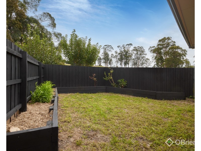 7/3 Gumleaf Place, Drouin VIC 3818